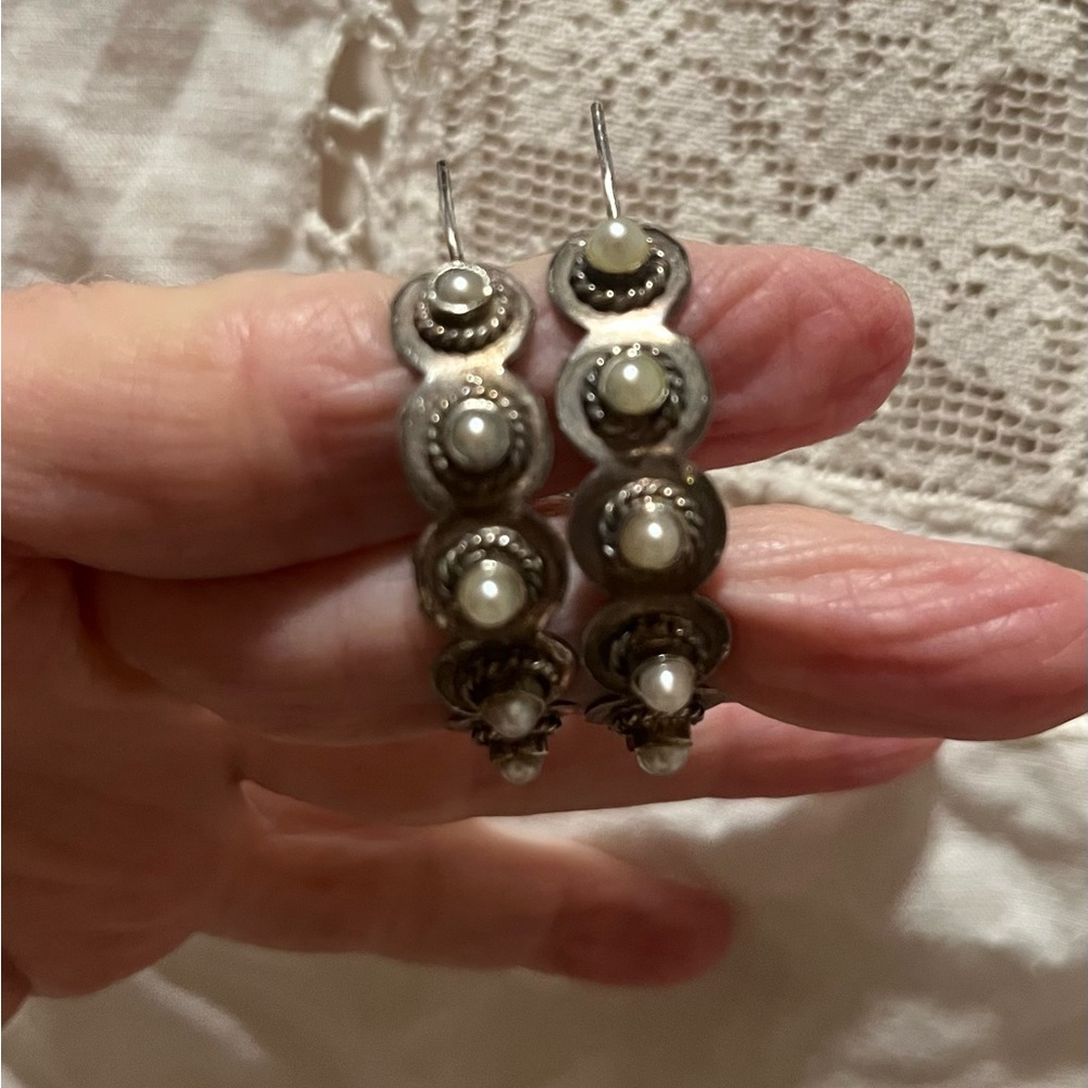 Vintage Sterling Silver and Pearl Hoop Earrings Chic Edgy Native American vibes - Picture 7 of 10